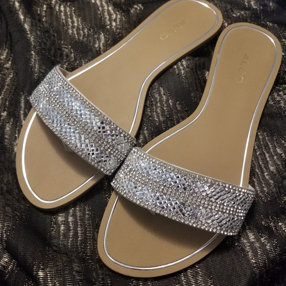 *SOLD*ALDO Sandals 6.5 NIB - Picture 1 of 5